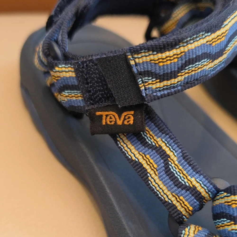 Teva Kids Hurricane XLT 2 sport sandals in the Kishi Dark Blue, Size 2, NWOB